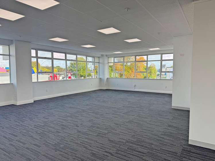 West/960 Victoria Street Hamilton Central_1