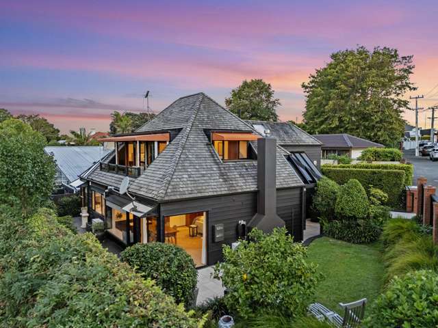 Freehold in a Dazzling Location