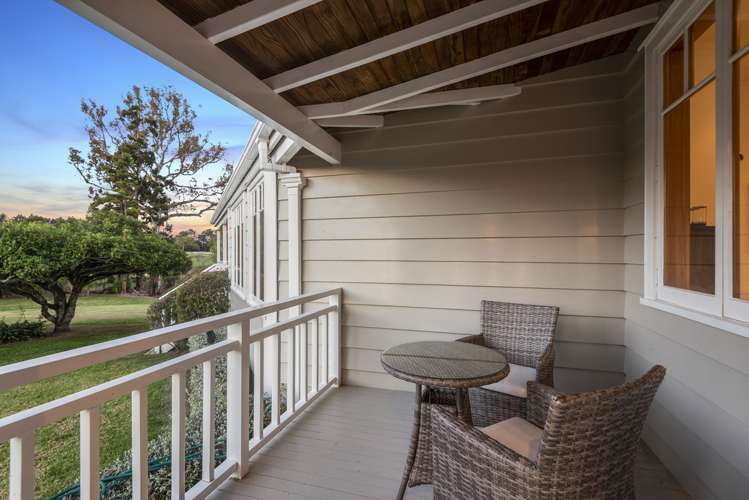 55 Barrett Road Riverhead_12