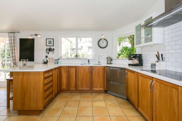 6 Seapoint Road Bluff Hill_5