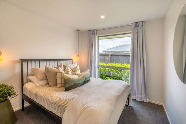 14 Riverwood Boulevard Redwood_16