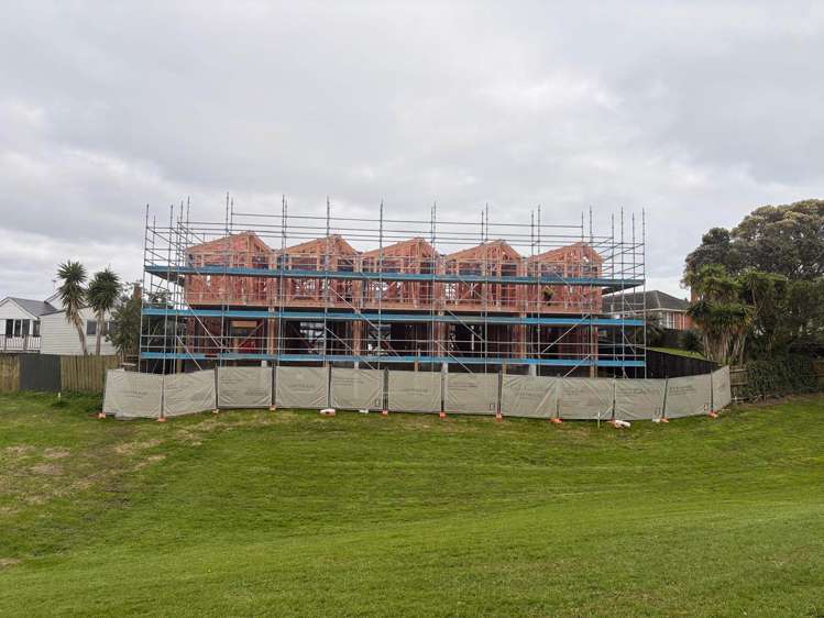 10 Weybridge Crescent_1