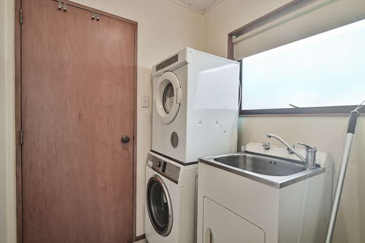 1422 Woodstock Avenue Mayfair_13