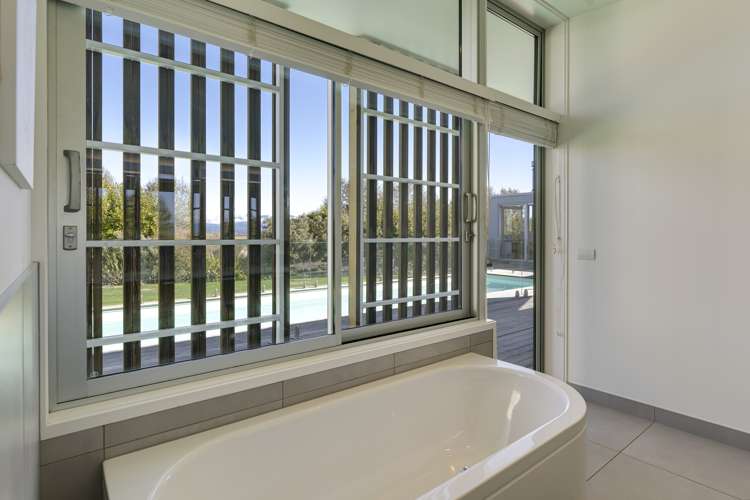 127 Fairbourne Drive Fairhall_21