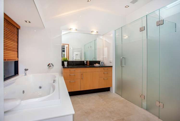 21 Red Bluff Rise Campbells Bay_16