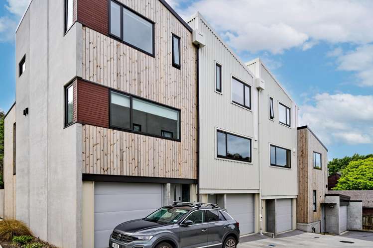 3 and 10 / 6 Makara Road Karori_13