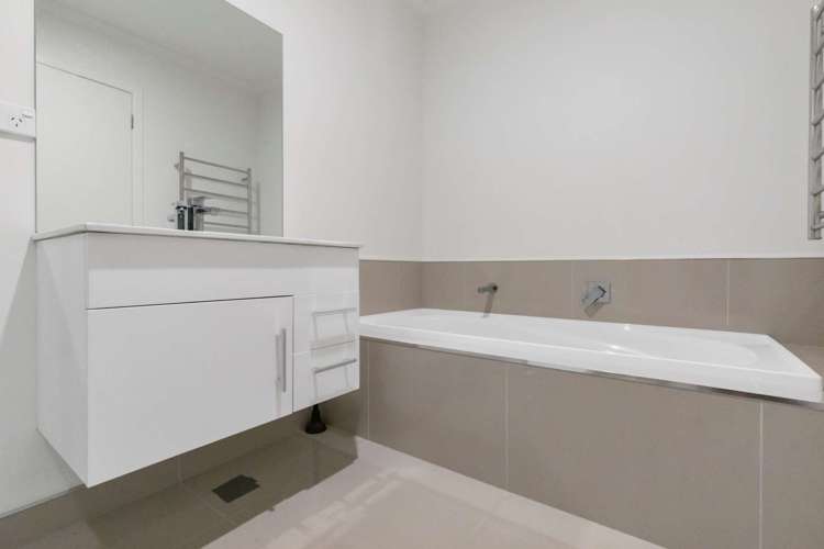 5/7 Vialou Street Hamilton Central_8