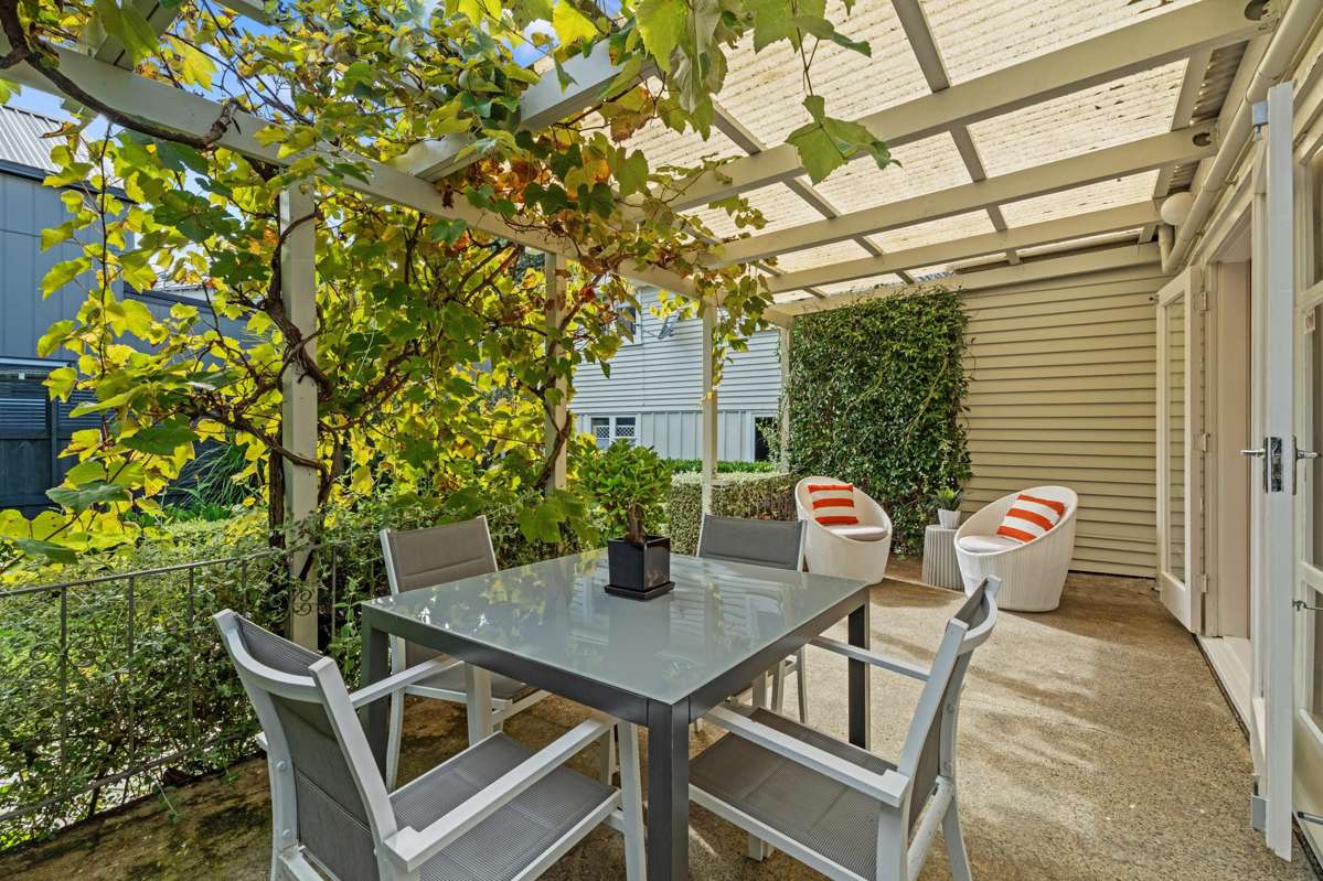 76 Mount Smart Road_5