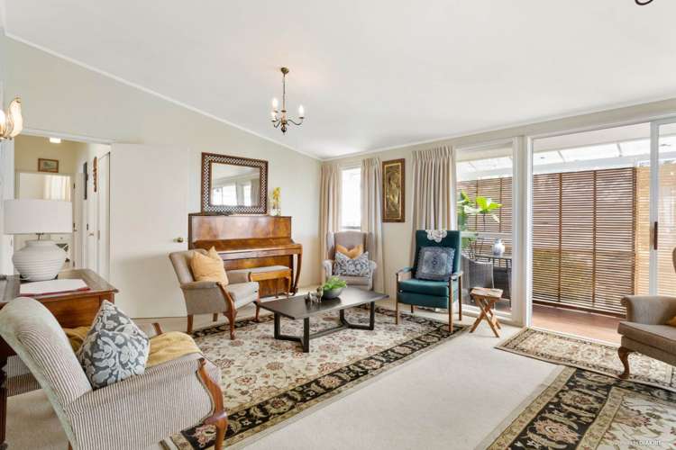 2/270 Lake Road Hauraki_8