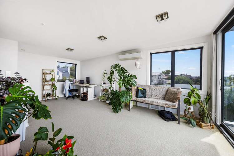 276 Lake Road Hauraki_14