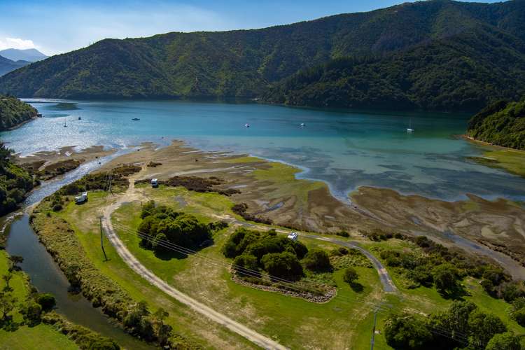 546 Port Underwood Road Whatamango Bay_18