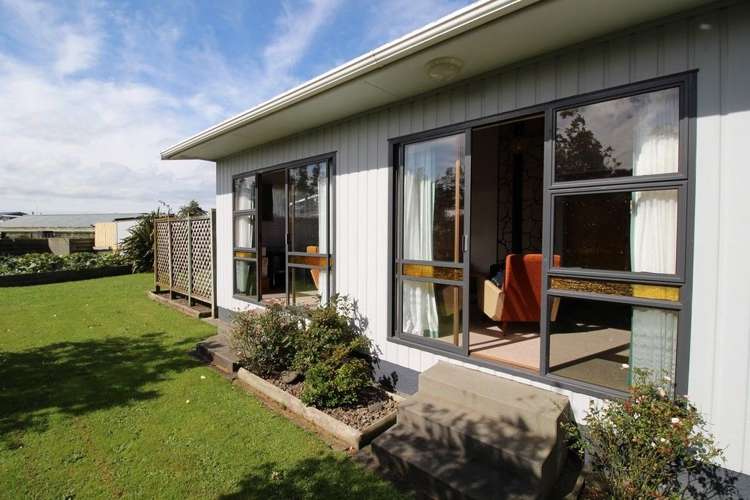 16a Flower Street Bulls_5