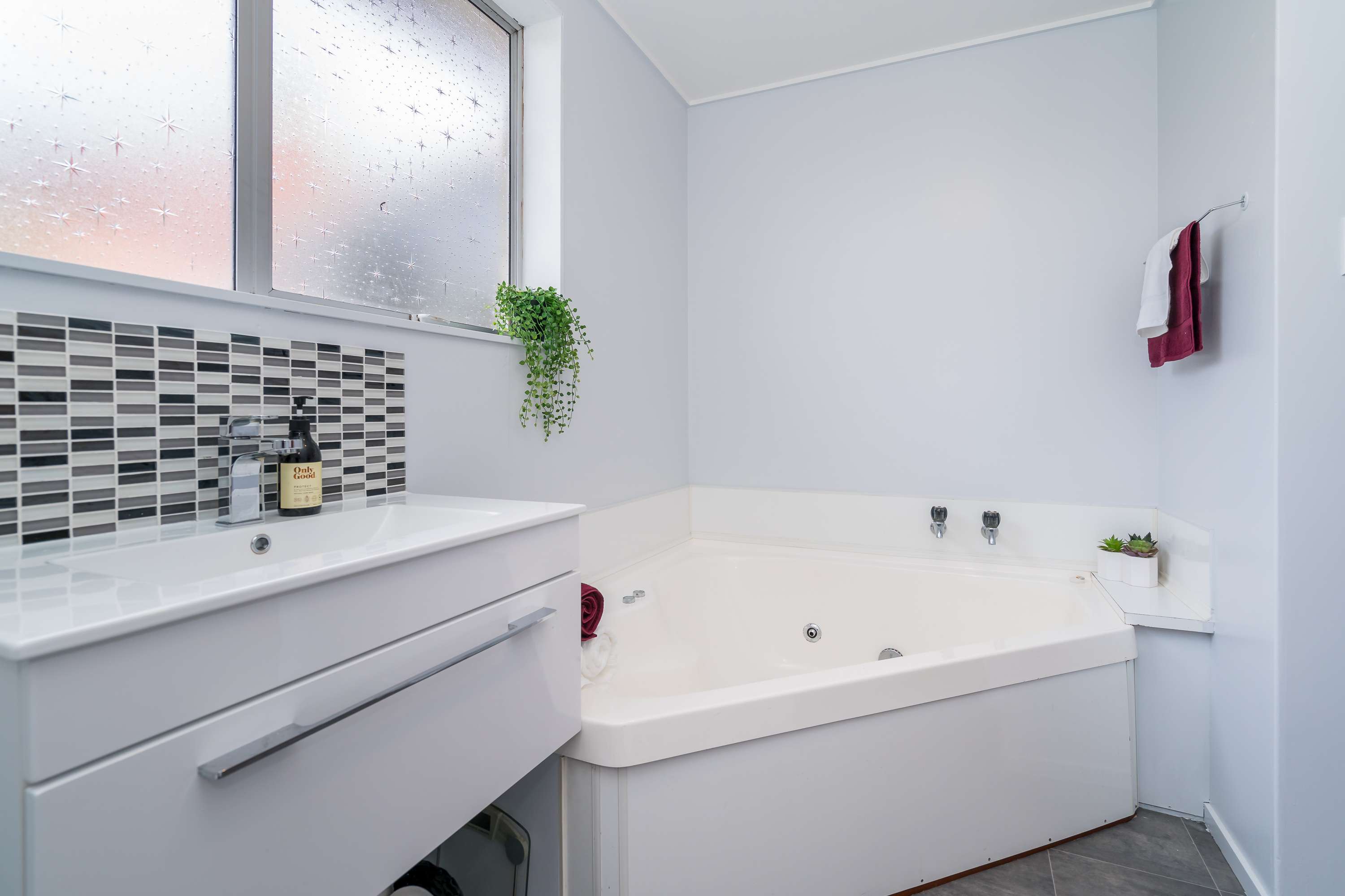 Sold 16 Pioneer Crescent Helensburgh Dunedin City On