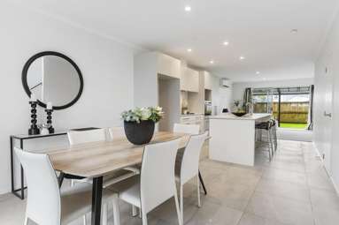 48 William Wallbank Crescent_3
