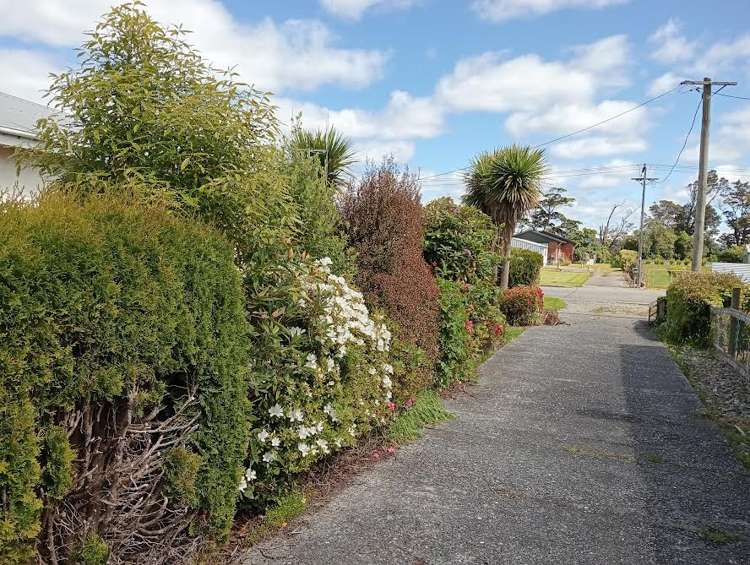 13 Sneyd Street Tuatapere_15