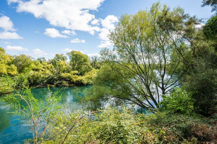 911 River Road Broadlands_10