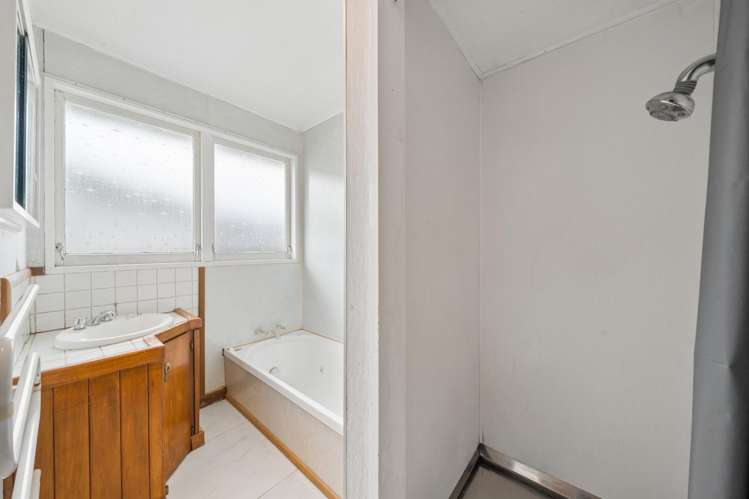 13 Kerepehi Grove Wainuiomata_11