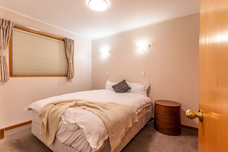 1/42 Hallenstein Street Queenstown_12