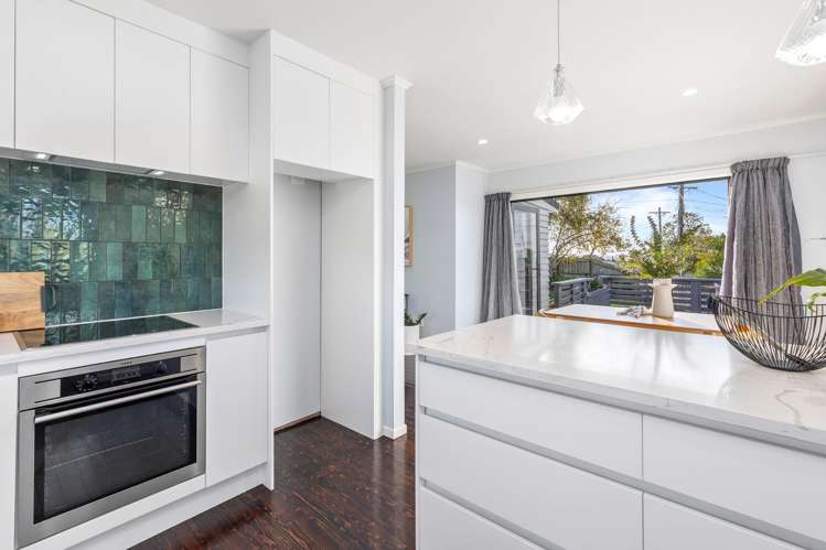 84 Glengarry Road Glen Eden_11