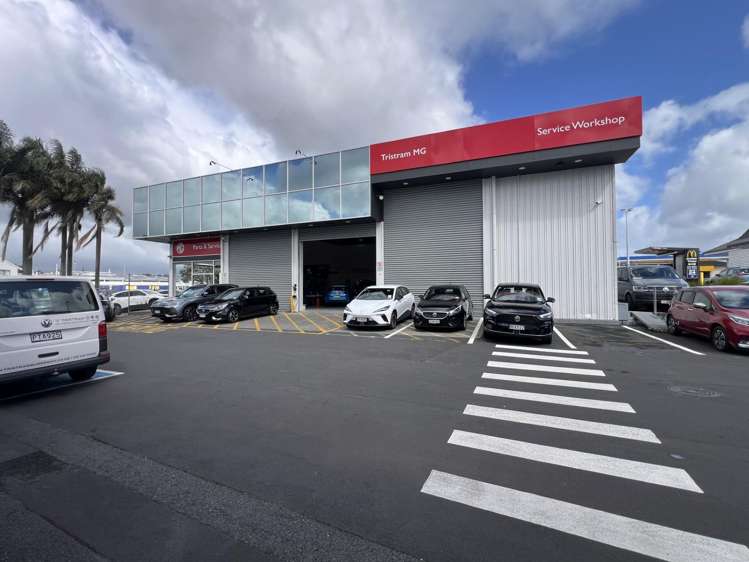 7-11 Hillside Road Wairau Valley_1