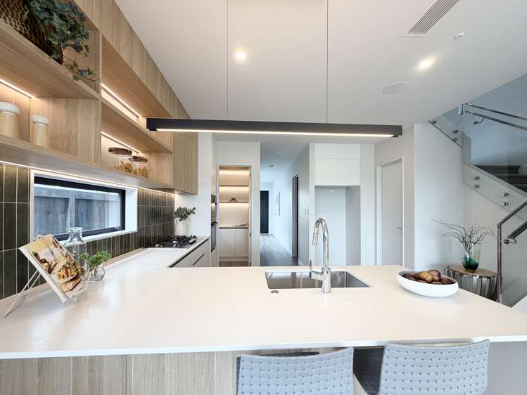 94 Parish Drive_4
