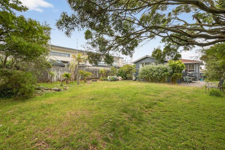 2/207 Estuary Road South New Brighton_16