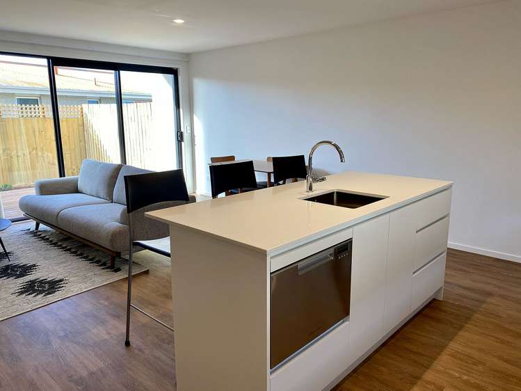 2/45 Division Street Riccarton_2