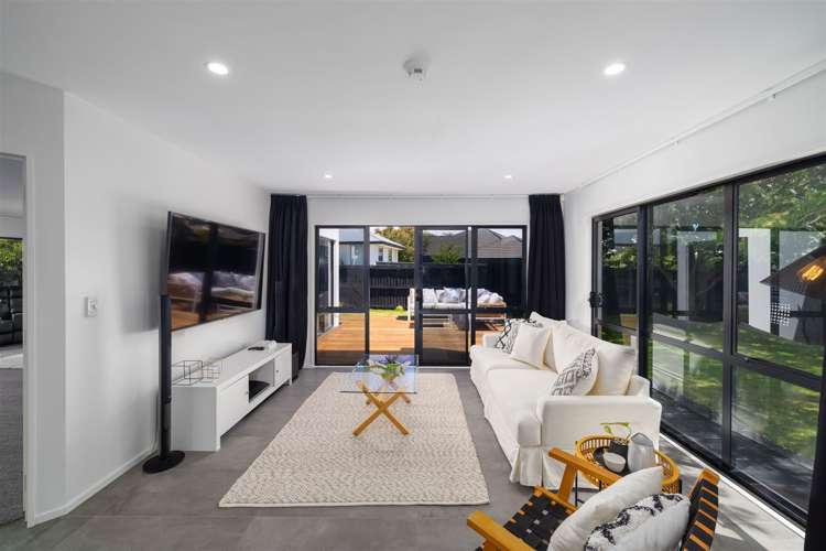 11 Travis Country Drive Burwood_11