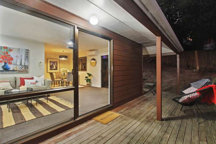 2/51 Greenvalley Rise Glenfield_3