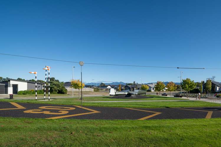 2 Kittyhawk Road Burleigh_10