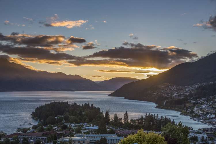 26 Edinburgh Drive Queenstown_18