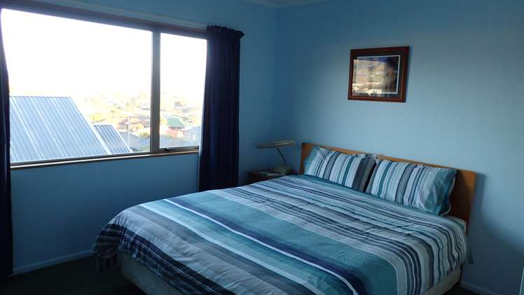 64 Olympus Way Richmond_7