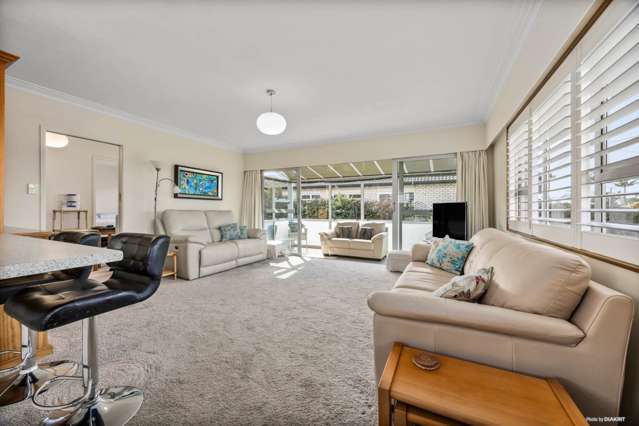 1/6 Melanie Place Orewa_3