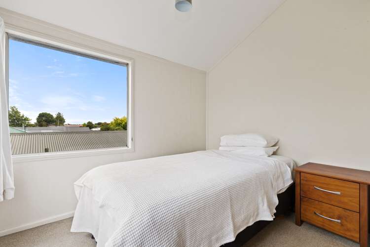 18 Birdwood Avenue Beckenham_21