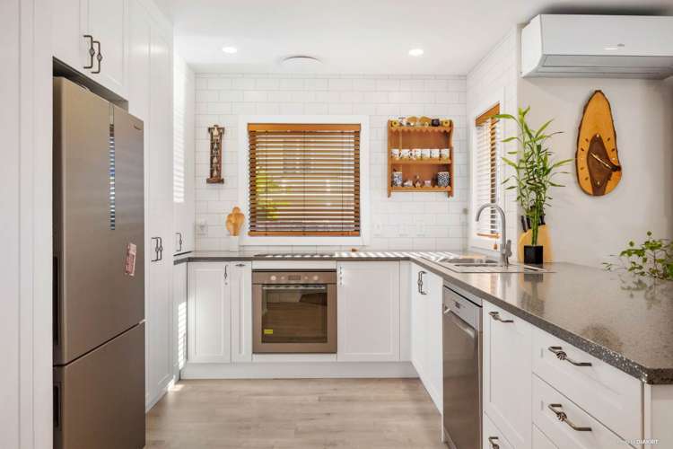 4/36 John Jennings Drive Oteha_3