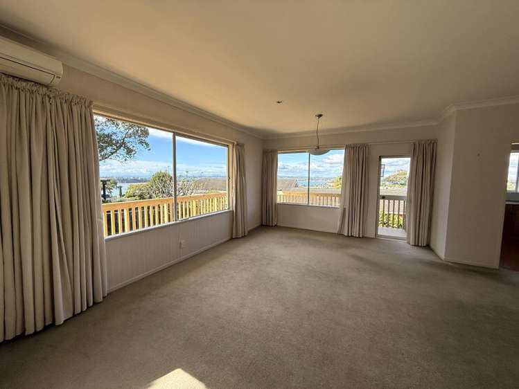 539 Riddell Road 1670_5