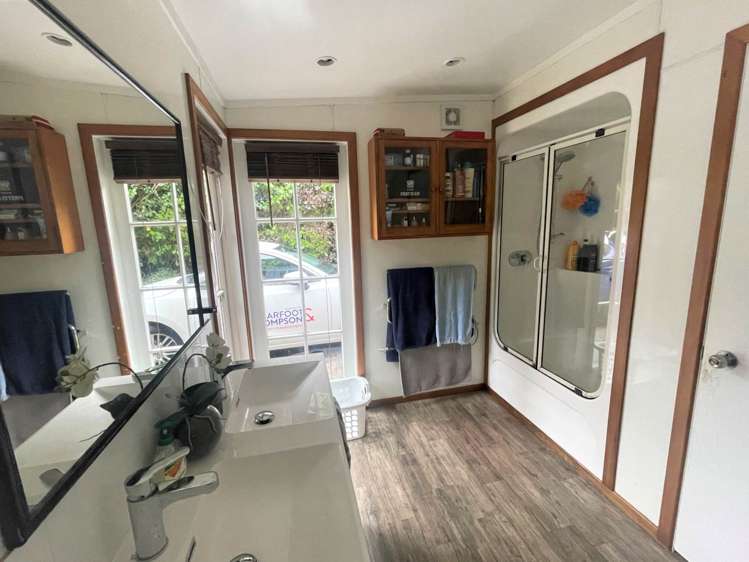 27A Quinns Road Waiatarua_9