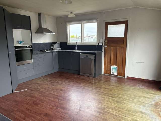 67 Middle Road 1383_3