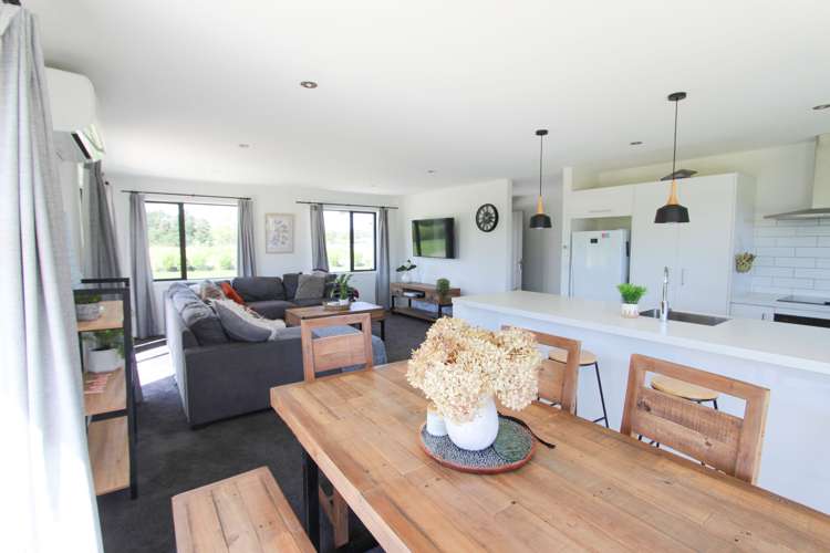 77 Halls Road Pahiatua_7