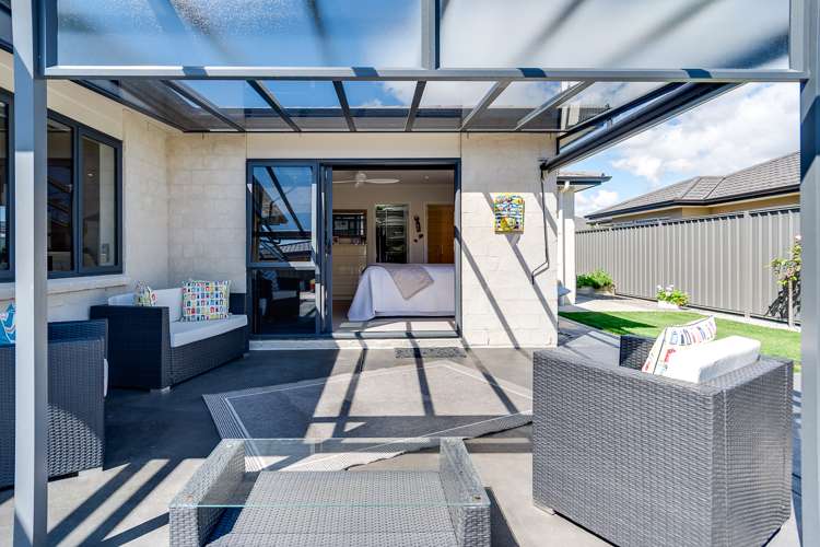 11 Portland Place Poraiti_17