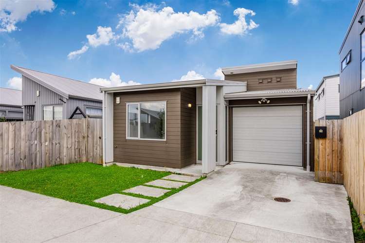 25 Clayden Shuttleworth St_0