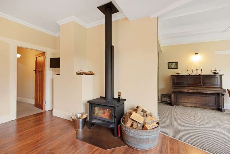 541 South Makara Road Makara_18