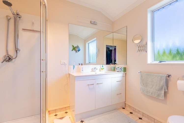 4 Ebury Mews Taradale_9