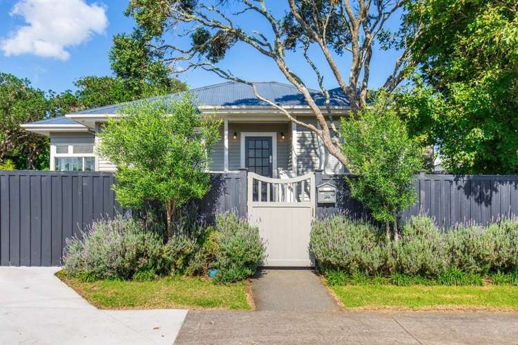 36 Matapouri Road Mangere Bridge_23