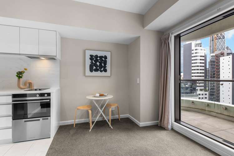 1105/47 Beach Road City Centre_5