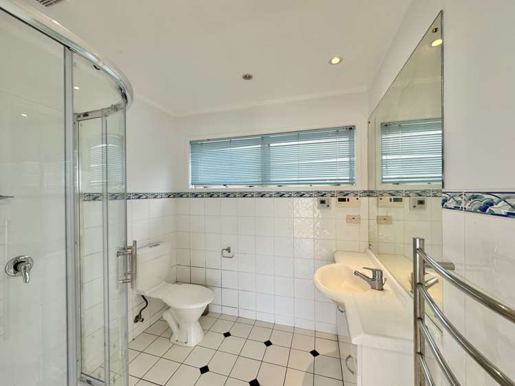 19 Macleans Rd Bucklands Beach_15