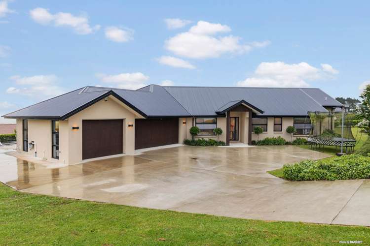 5 Lawrence Carter Drive Bombay_26