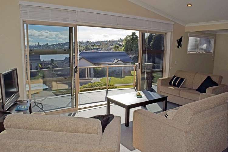 2/15 Tremaine Avenue Taupo_6