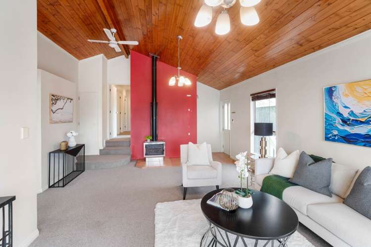 2/154 Sunset Road Unsworth Heights_6