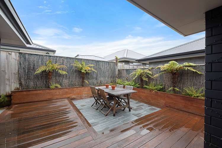 6 Catalina Crescent Burleigh_11